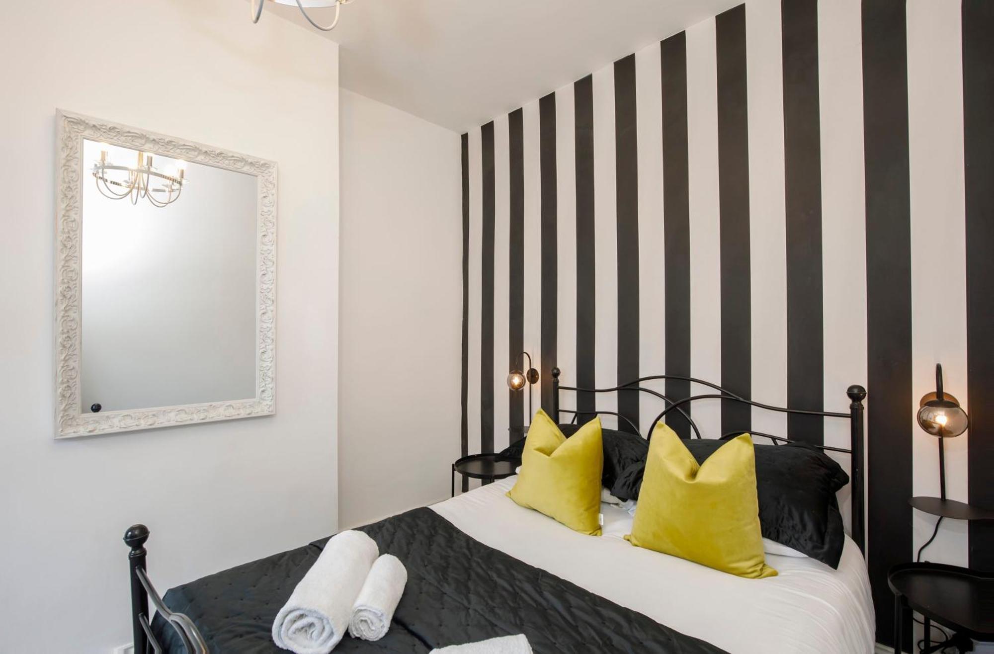 The Milton Sleeps 8 Close To York City Centre Pet Friendly מראה חיצוני תמונה